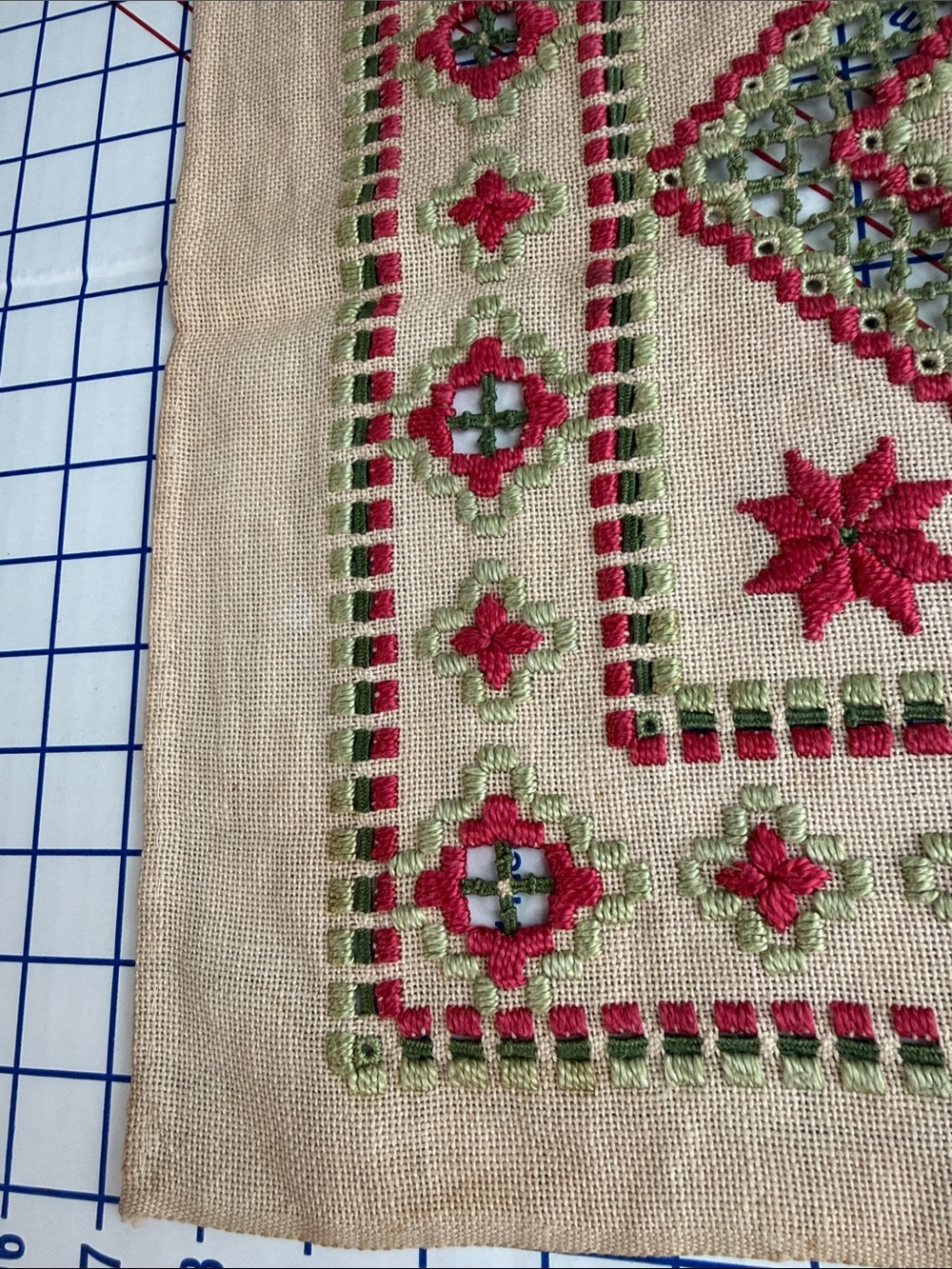Vintage Hand Embroidered Drawn Thread Hardanger Style Table Topper 18” Square - Picture 4 of 15